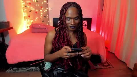 Snapshot of thegoldenbitch chatting on February 25, 2025, 3:09 am Goldie online show from February 25, 2025, 3:09 am