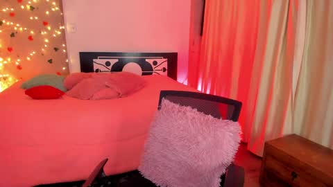 Snapshot of thegoldenbitch chatting on March 7, 2025, 3:08 am Goldie online show from March 7, 2025, 3:08 am