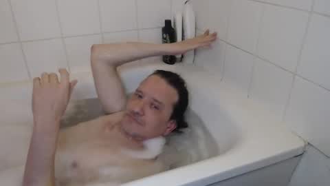 Green online show from February 4, 2026, 9:53 pm