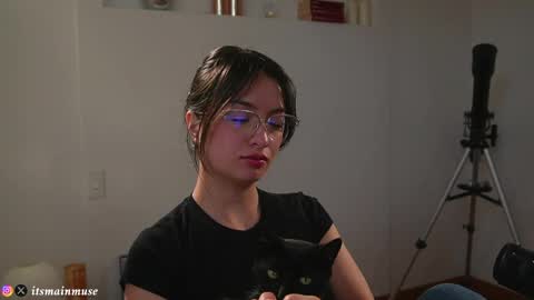 Snapshot of theirismuse chatting on May 27, 2026, 10:51 pm Iris online show from May 27, 2026, 10:51 pm