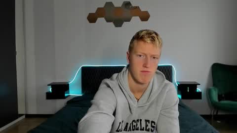 Snapshot of thejacob_d chatting on December 18, 2025, 9:04 am thejacob_d online show from December 18, 2025, 9:04 am