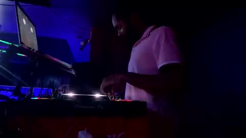 Snapshot of thejamaican101 chatting on September 19, 2025, 2:57 am Alex876 online show from September 19, 2025, 2:57 am