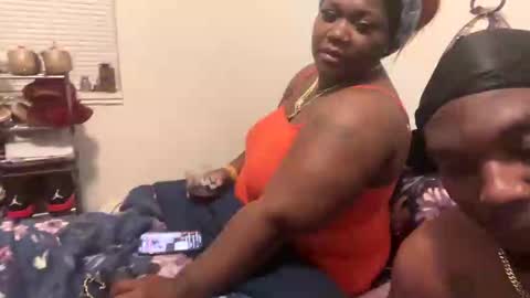 Snapshot of them1616 chatting on October 5, 2025, 2:21 am them1616 online show from October 5, 2025, 2:21 am