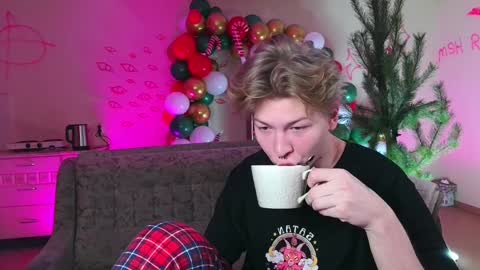 Snapshot of themikesever chatting on December 29, 2024, 6:38 pm Sever online show from December 29, 2024, 6:38 pm