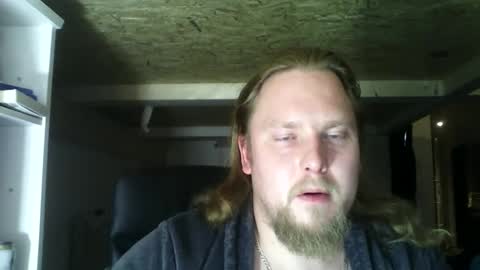 Snapshot of thenewdude1992 chatting on December 4, 2024, 10:51 pm thenewdude1992 online show from December 4, 2024, 10:51 pm