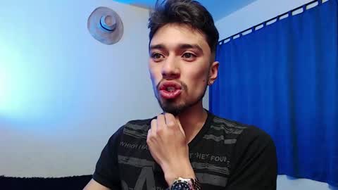 Theo online show from November 21, 2025, 5:33 pm