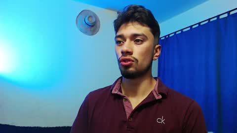 Theo online show from November 22, 2025, 7:02 pm