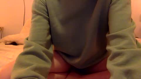 Theo  Thea online show from February 26, 2025, 9:05 pm