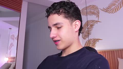 Snapshot of theohawke_ chatting on February 4, 2025, 1:38 pm THEO- MATEO online show from February 4, 2025, 1:38 pm