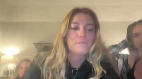 Snapshot of theoneandonlyava chatting on September 19, 2025, 5:42 am Ava online show from September 19, 2025, 5:42 am