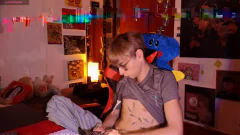 Matt independent model  online show from April 9, 2026, 9:53 pm