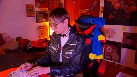 Matt independent model  online show from April 12, 2026, 8:03 pm