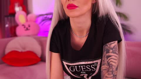 Snapshot of therealfallingangel chatting on February 2, 2025, 1:52 pm Deea online show from February 2, 2025, 1:52 pm