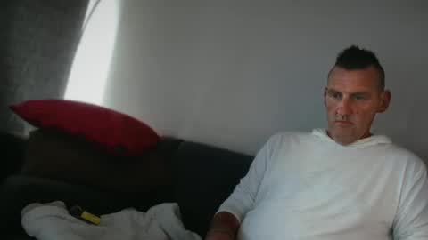 Snapshot of therealkurva4u chatting on December 31, 2024, 8:23 pm therealkurva4u online show from December 31, 2024, 8:23 pm