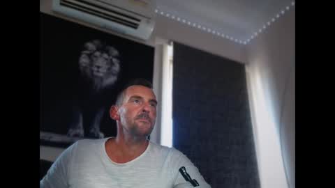 Snapshot of therealkurva4u chatting on January 17, 2025, 11:18 pm therealkurva4u online show from January 17, 2025, 11:18 pm