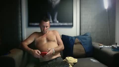 Snapshot of therealkurva4u chatting on February 3, 2025, 6:39 pm therealkurva4u online show from February 3, 2025, 6:39 pm