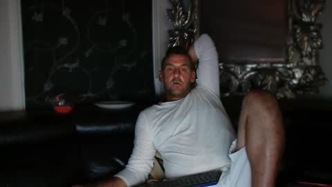 Snapshot of therealkurva4u chatting on February 20, 2025, 12:25 pm therealkurva4u online show from February 20, 2025, 12:25 pm