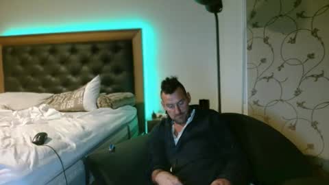 Snapshot of therealkurva4u chatting on October 15, 2025, 10:15 am therealkurva4u online show from October 15, 2025, 10:15 am