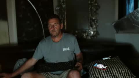 Snapshot of therealkurva4u chatting on November 4, 2025, 7:02 pm therealkurva4u online show from November 4, 2025, 7:02 pm