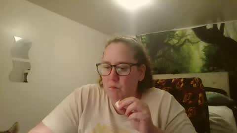 Snapshot of theresmoretolife chatting on May 17, 2026, 7:06 am theresmoretolife online show from May 17, 2026, 7:06 am