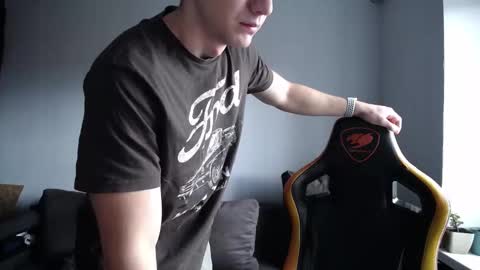 Snapshot of theroadtomars chatting on October 15, 2025, 8:47 am Nick online show from October 15, 2025, 8:47 am