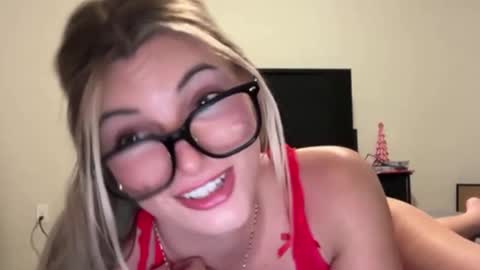 therosiecheeks online show from December 22, 2025, 10:51 pm