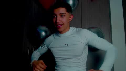 Snapshot of thesaint_xxx chatting on October 3, 2025, 2:08 am thesaint_xxx online show from October 3, 2025, 2:08 am