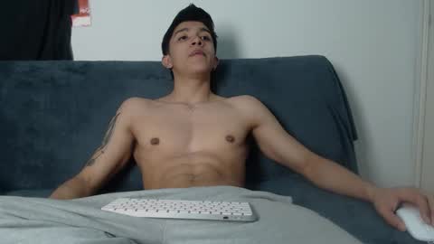 Snapshot of thesaint_xxx chatting on October 30, 2025, 2:24 am thesaint_xxx online show from October 30, 2025, 2:24 am