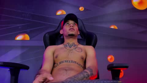 Snapshot of theskinny8inch_ chatting on October 20, 2025, 11:05 pm theskinny8inch_ online show from October 20, 2025, 11:05 pm