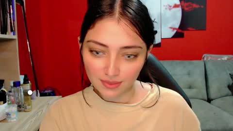 Snapshot of thesweethari chatting on February 27, 2025, 12:54 am I dont do real meetings My bio online show from February 27, 2025, 12:54 am