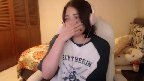 Snapshot of thetalkingbutt chatting on October 1, 2025, 11:44 pm Mai online show from October 1, 2025, 11:44 pm