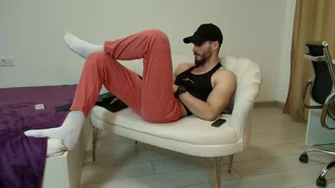 Snapshot of thetop200 chatting on February 1, 2026, 6:06 pm TheTop online show from February 1, 2026, 6:06 pm