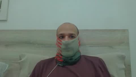 Snapshot of thetubedscarfguy chatting on January 8, 2026, 7:21 am Scarf guy online show from January 8, 2026, 7:21 am