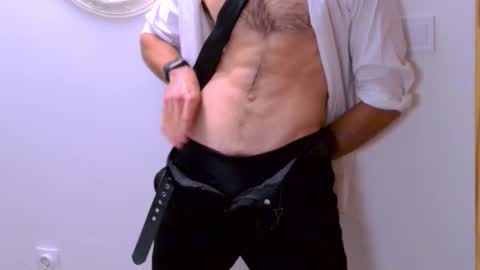 Snapshot of thewaiter2025 chatting on October 28, 2025, 6:54 pm The Waiter online show from October 28, 2025, 6:54 pm