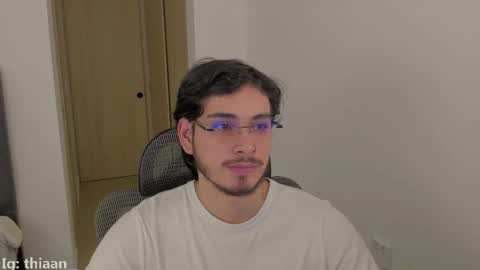 Snapshot of thiaan__ chatting on September 19, 2025, 2:24 am thiaan__ online show from September 19, 2025, 2:24 am