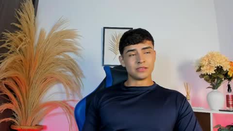 Thiago  online show from April 25, 2026, 11:24 pm