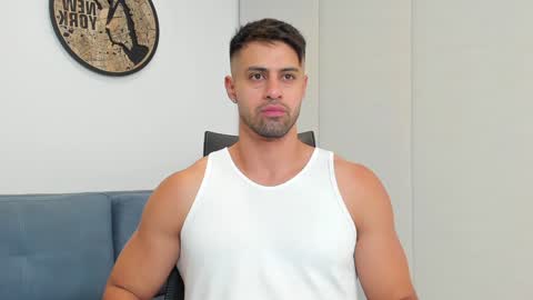 thiago_driussi online show from January 12, 2025, 4:52 am