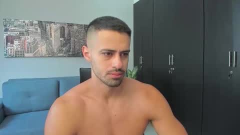 thiago_driussi online show from September 9, 2025, 11:54 am