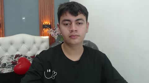 thiago_saenzz online show from March 1, 2026, 5:37 pm