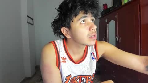 Snapshot of thiago_wc chatting on October 4, 2025, 2:15 pm Thiago online show from October 4, 2025, 2:15 pm