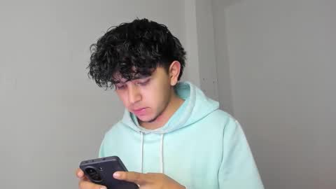 Snapshot of thiago_wc chatting on November 28, 2025, 6:32 pm Thiago online show from November 28, 2025, 6:32 pm