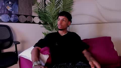 ThiagoFerreti online show from November 12, 2025, 8:08 pm