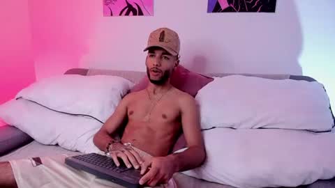 ThiagoFerreti online show from July 27, 2026, 3:24 am