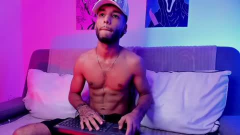 ThiagoFerreti online show from July 29, 2026, 3:37 am