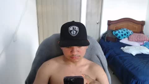thiagohoyos online show from July 25, 2026, 9:56 pm