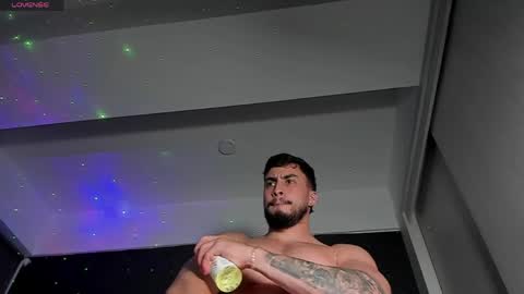 THIAGO MENESES online show from April 15, 2026, 2:29 am