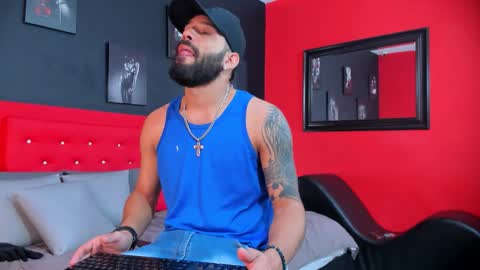 Snapshot of thiagomez17 chatting on September 13, 2025, 12:27 pm Thia Gomez online show from September 13, 2025, 12:27 pm