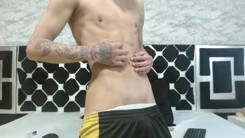 Thiago   online show from February 15, 2025, 6:23 pm