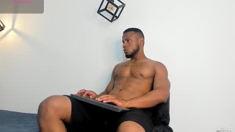 Snapshot of thiagosantos_ chatting on September 21, 2025, 6:26 am Thiago Instagram online show from September 21, 2025, 6:26 am