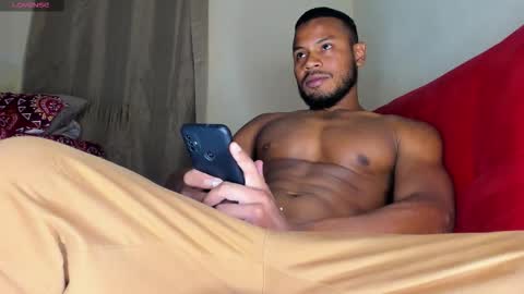 Snapshot of thiagosantos_ chatting on October 27, 2025, 2:04 am Thiago Instagram online show from October 27, 2025, 2:04 am